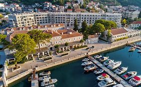 Lazure Hotel&Marina